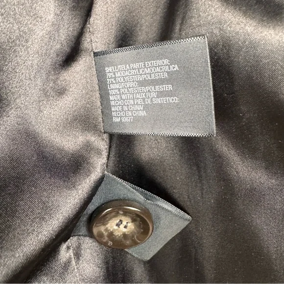 East Fifth Woman’s Faux Fur Coat Size Medium Black Collared - Picture 9 of 9